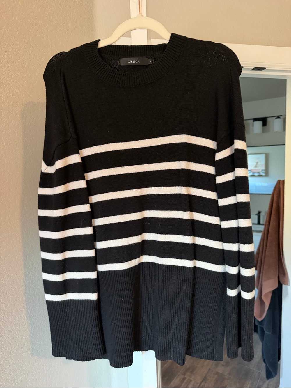 Zesica Black & White Striped Crewneck Sweater